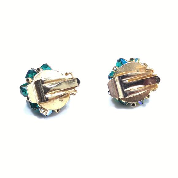 Vintage Green Crystal Beaded Earrings, Aurora Borealis, 1960s Gold Tone Clips - Picture 8 of 10